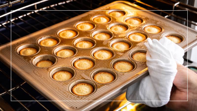 Mini muffin pans top